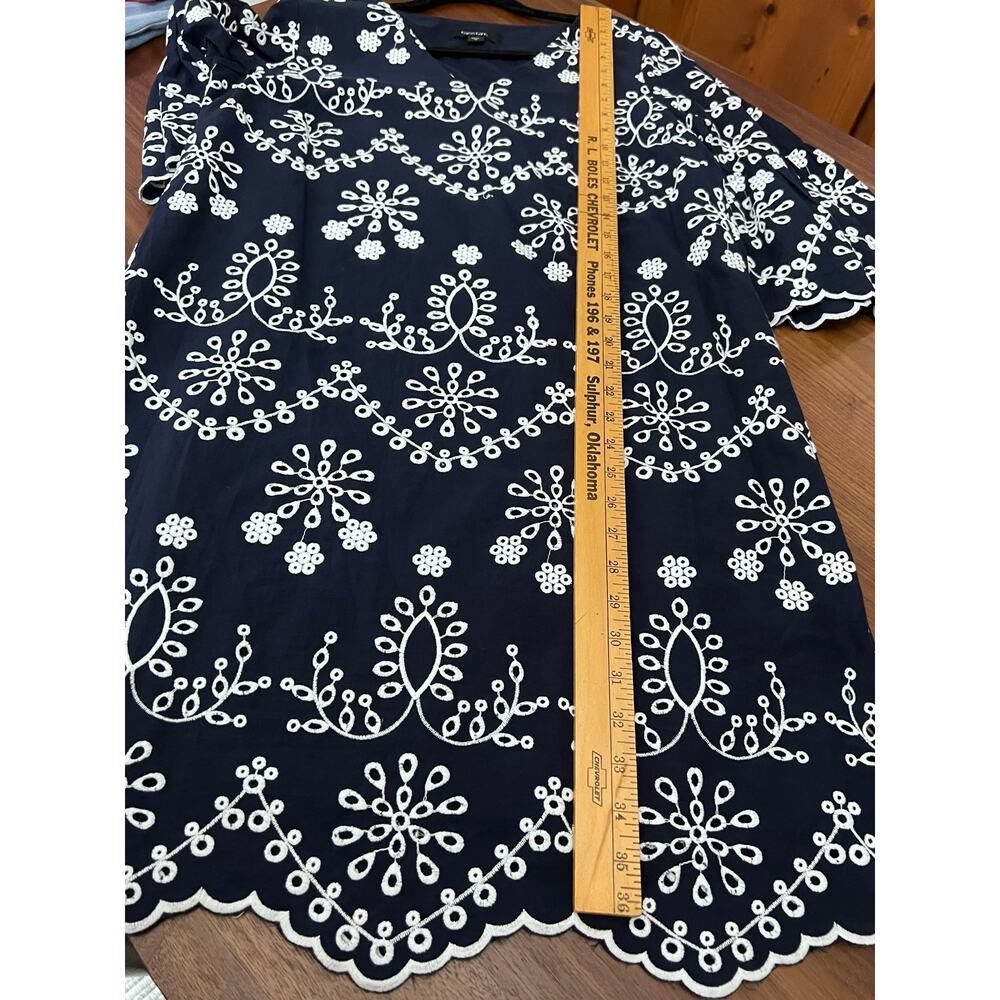 Karen Kane Boardwalk Embroidered Dress Navy Ivory Scallop Hem Medium NWT - Picture 9 of 11